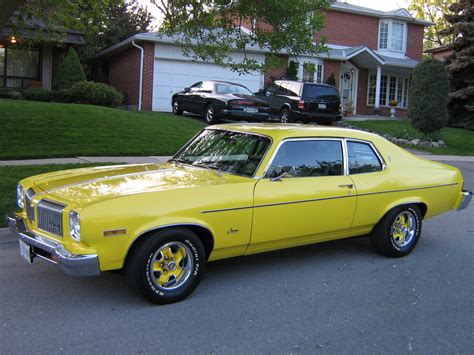 oldsmobile omega hatchback 1976.